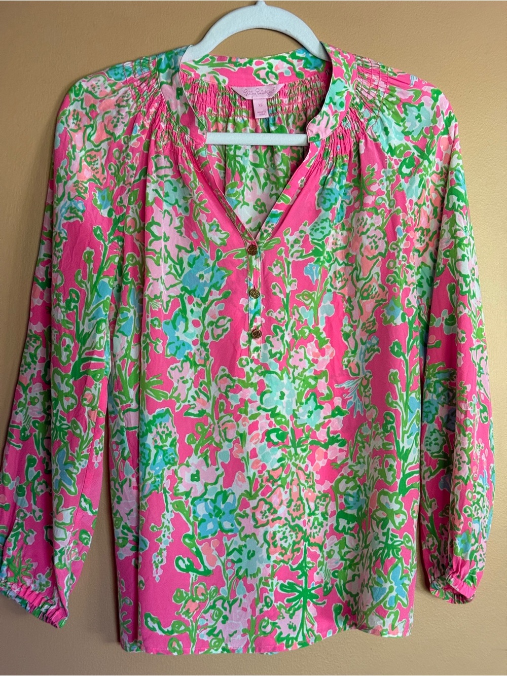Lilly Pulitzer 100% Silk Hot pink floral Button-Front Blouse